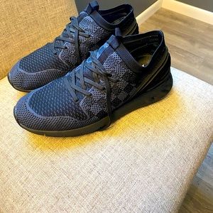 Used Louis Vuitton sneakers size 8 / US 8 1/2